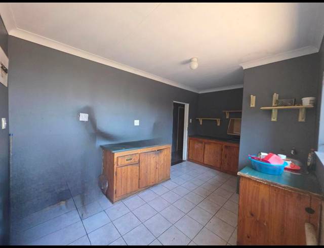5 BEDROOM HOUSE FOR SALE IN KLOPPERPARK